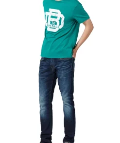 BUFFALO DAVID BITTON® Tobeen Acid Wash Varsity Letters T-Shirt -R & M Richards Shop Belk 1010