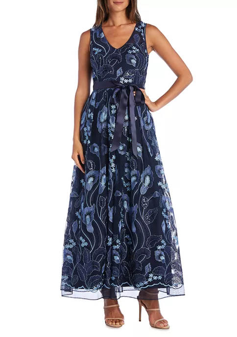 R & M Richards Petite All Over Long Embroidered Lace Sleeveless V-Neck Dress with Sash 6 R & M Richards Petite All Over Long Embroidered Lace Sleeveless V-Neck Dress with Sash - Image 4